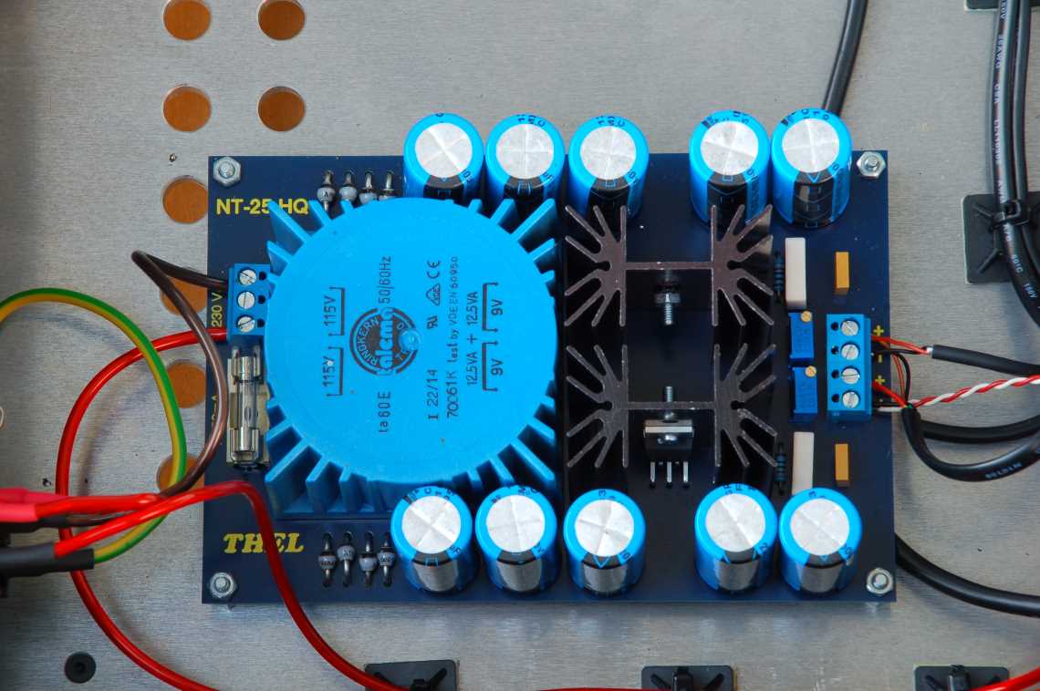 Weissbauer Community Projekt Ansicht Doppelnetzteil Thel NT-25 HQ angeschlossen.